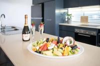 Whitsunday view BOHO apartment in Airlie Beach - B&B Airlie Beach