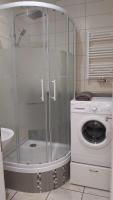 Chambre Simple avec Toilettes et Douche Communes