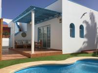 COZY, Beach House , by MAHBOVILLAS - B&B