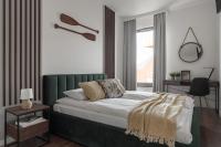 Deluxe One-Bedroom Apartment with Balcony 1020A