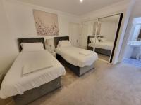 Garland Stylish 2 Bedroom Apartment A Minute Walk From Station - B&B Londra