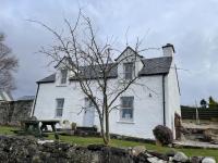 Tidal Cottage On The Shore Isle of Skye - B&B Breakish