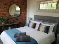 B&B Pretoria - Bushbaby Cottage in Hartbeespoort - Bed and Breakfast Pretoria