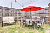 Walkable Galveston Apartment with Hot Tub Access - Bed and Breakfast Galveston