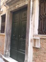Very central apartment in historical 1600 Palace with LIFT a few min walk from San Marco Square - B&B