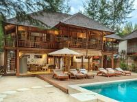 Villa de 4 dormitorios con playa privada