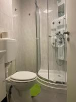 Chambre Double ou Lits Jumeaux avec Salle de Bains Privative