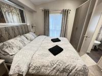 B&B South Cerney - Lakes End, Dog Friendly - Bed and Breakfast South Cerney