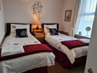 Zweibettzimmer mit eigenem Bad