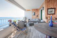 Azura - Bed and Breakfast