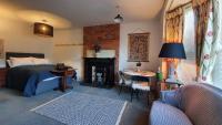 B&B Nailsworth - Stylish Town Centre Apartments - Bed and Breakfast Nailsworth