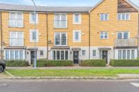 Milton 5BR House with free parking, 3.5 Bathrooms ideal for CONTRACTORS & WEEKEND stays - Ferienwohnung