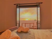 B&B Peniche - Superb Villa in Baleal w/ Patio, parking & 5 BRs - Bed and Breakfast Peniche