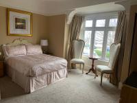 B&B New Brighton - Entire Seaside Home, Sleeps 8, All en-suite rooms - Bed and Breakfast New Brighton
