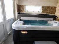 Kóbor Vendégház - B&B Baja