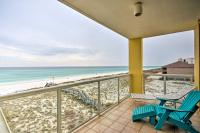 B&B Navarre - Vibrant Navarre Condo Pool and Beach Chair Service! - Bed and Breakfast Navarre