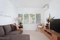 Zenith 10 - B&B Shoal Bay