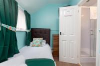 Twin Room with Private Bathroom