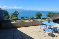 B&B Anthé - Lakefront. Appartement pieds dans l'eau. View and direct access to the lake. - Bed and Breakfast Anthé