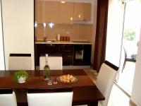 Spacious apartment with garage and private yard, Drage - B&B Drage