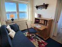 Apartment with Lake View