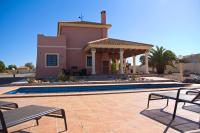 B&B Albox - Villa Flo - very large, cheerful villa with private pool and garden - Bed and Breakfast Albox