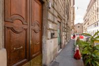 4 Bed Apt Sleeps 8 -Ensuite Bathrooms - Tv & WiFi - B&B Roma