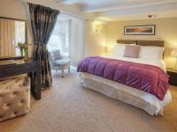Room 2 - Standard Kind Ensuite with Shower