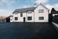 The White House - Grand & Spectacular 5-bed, sleeps 14- Central Solihull, NEC, JLR, HS2, Resorts World, Airport - B&B