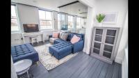 B&B Newcastle upon Tyne - Luxury Penthouse in listed building - Bed and Breakfast Newcastle upon Tyne