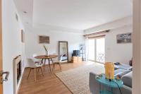 Spacious Beach Flat in Costa Caparica by Soulplaces - B&B Costa da Caparica