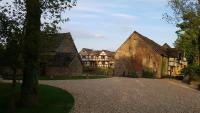 The Threshing Barn at Penrhos Court - Bed and Breakfast