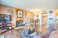 Balcony w/ Mtn, City View: Gatlinburg Summit Condo - Ferienwohnung Gatlinburg