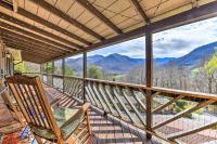 B&B Maggie Valley - Best Location - Maggie Valley Cabin with Hot Tub! - Bed and Breakfast Maggie Valley