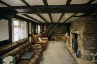 B&B Camerton - WILSONS COTTAGE - 2 Bed Classic Cottage located in Cumbria with a cosy fire - Bed and Breakfast Camerton