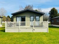 Audley Lodge with Hot Tub - Bed and Breakfast