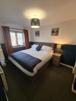 B&B Cheltenham - Delightful 3 bed house nr the centre of Cheltenham - Bed and Breakfast Cheltenham