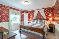 Queen Room with Garden View