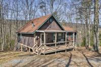 B&B Delray - Mountain Retreat with Loft, Fire Pit, and Grill - Bed and Breakfast Delray