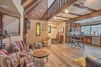 Woodsy Twin Peaks Getaway with Hot Tub and Views! - B&B