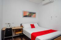 B&B Jatingaleh - RedDoorz Plus near Patung Kuda Undip - Bed and Breakfast Jatingaleh