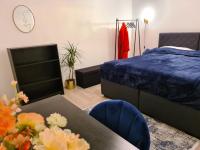 B&B Mannheim - Theox Apartment No 6 Royal Blue für 4 Personen - Bed and Breakfast Mannheim