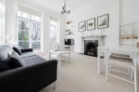 B&B London - Elegant Earl's Court 2 Bedroom Flat Just 4 Minutes from Tube - Bed and Breakfast London