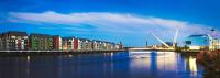 Luxury 2 Bedroom waterfront apartment with balcony - Ferienwohnung