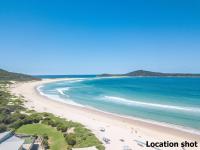 Baia Villa air con WiFi and views of Fingal Beach - Chambres d’hôtes Fingal Bay
