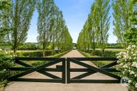 Farm Stay POPLAR Cottage at Wilindi Estate - Chambres d'hôtes Dobie