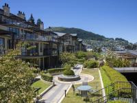 B&B Queenstown - THE BEACON - 2 BEDROOM TOWN CENTER APARTMENT 614 - Bed and Breakfast Queenstown