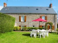 B&B Saint-Maurice-en-Cotentin - Holiday Home La Bonneraie - MCE401 by Interhome - Bed and Breakfast Saint-Maurice-en-Cotentin