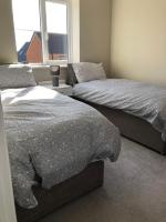Hill House - 5 Mins Merry Hill - Perfect for Contractors & Families - Chambres d'hôtes Brettell Lane