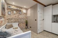 Mini apartament by Town hall, self chek-in - B&B Vilnius